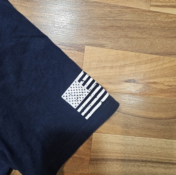 Under Armour HeatGear Tactical Shirt Large Navy USA Flag Circle Stars Logo Tee - Picture 3 of 7